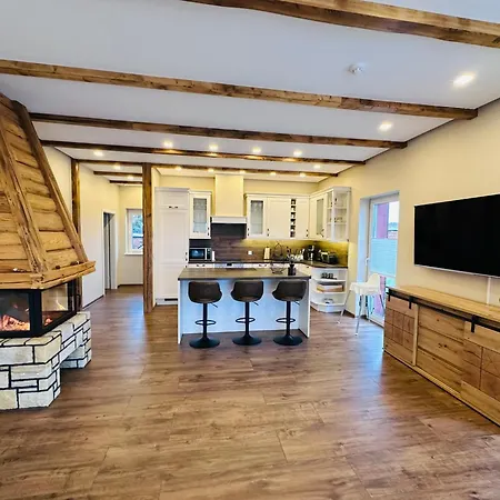 Mila - Pool, Sauna, Whirlwanne, 5000qm Privatgelaende Mit Bolzplatz *