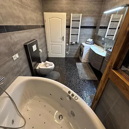 Mila - Pool, Sauna, Whirlwanne, 5000qm Privatgelaende Mit Bolzplatz Vakantiehuis Striesdorf