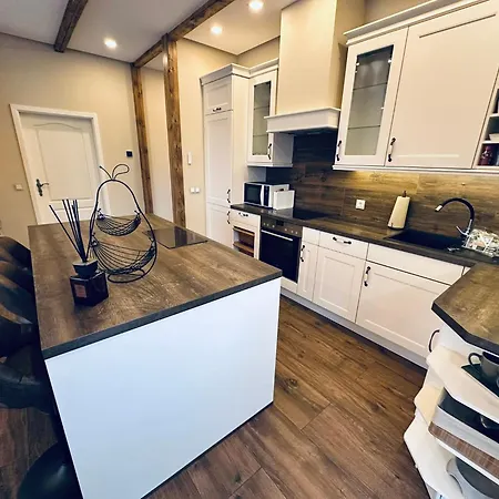 Mila - Pool, Sauna, Whirlwanne, 5000qm Privatgelaende Mit Bolzplatz Striesdorf