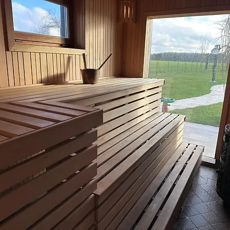 Mila - Pool, Sauna, Whirlwanne, 5000qm Privatgelaende Mit Bolzplatz Striesdorf