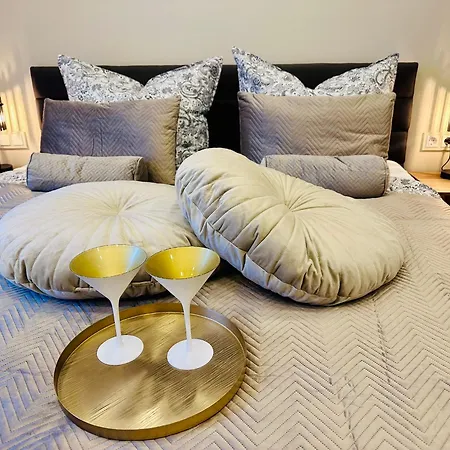 Mila - Pool, Sauna, Whirlwanne, 5000qm Privatgelaende Mit Bolzplatz * Striesdorf