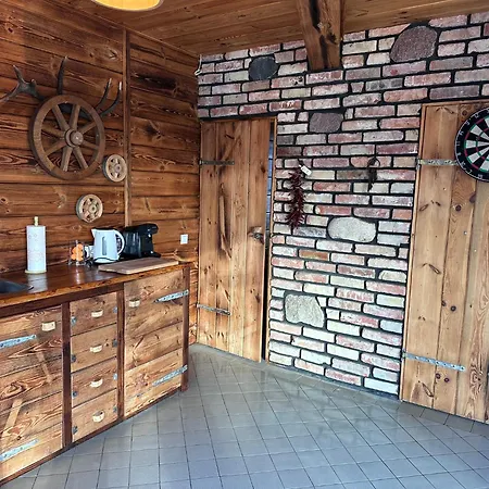 Mila - Pool, Sauna, Whirlwanne, 5000qm Privatgelaende Mit Bolzplatz Hébergement de vacances Striesdorf