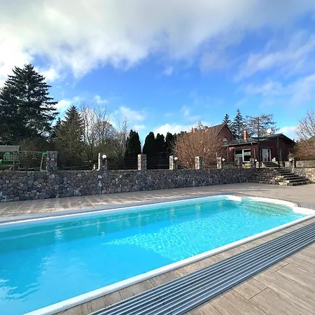 Ferienhaus Mila - Pool, Sauna, Whirlwanne, 5000qm Privatgelände Mit Bolzplatz