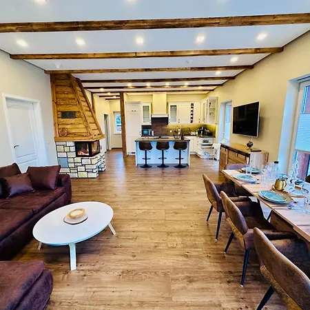 Ferienhaus Mila - Pool, Sauna, Whirlwanne, 5000qm Privatgelände Mit Bolzplatz *