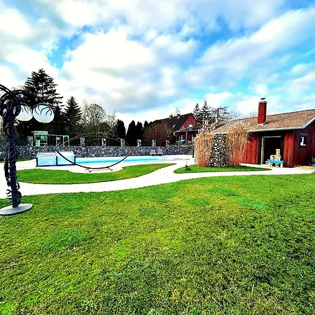 Mila - Pool, Sauna, Whirlwanne, 5000qm Privatgelände Mit Bolzplatz Ferienhaus *