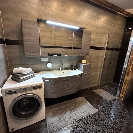Mila - Pool, Sauna, Whirlwanne, 5000qm Privatgelände Mit Bolzplatz Striesdorf
