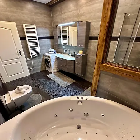 Mila - Pool, Sauna, Whirlwanne, 5000qm Privatgelände Mit Bolzplatz Striesdorf