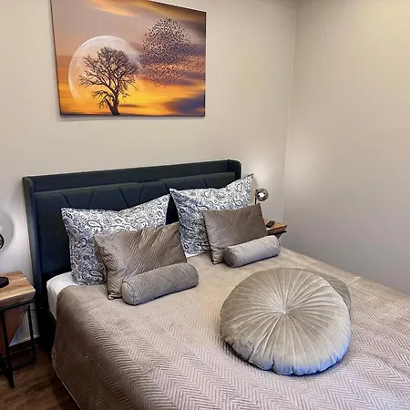 Ferienhaus Mila - Pool, Sauna, Whirlwanne, 5000qm Privatgelände Mit Bolzplatz Striesdorf