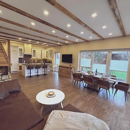 Mila - Pool, Sauna, Whirlwanne, 5000qm Privatgelände Mit Bolzplatz Ferienhaus Striesdorf