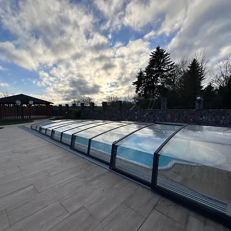 Ferienhaus Mila - Pool, Sauna, Whirlwanne, 5000qm Privatgelände Mit Bolzplatz Striesdorf