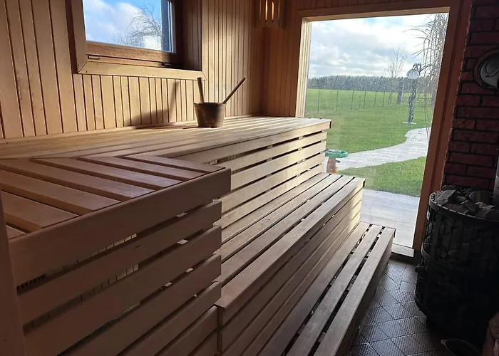Mila - Pool, Sauna, Whirlwanne, 5000qm Privatgelaende Mit Bolzplatz Striesdorf