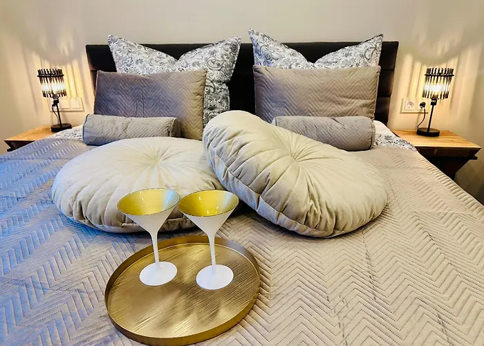 Mila - Pool, Sauna, Whirlwanne, 5000qm Privatgelaende Mit Bolzplatz * Striesdorf